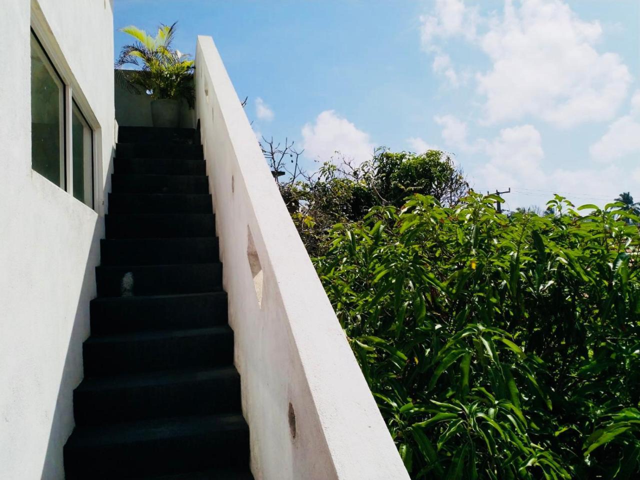 Hikkaduwa Family Inn Exterior photo